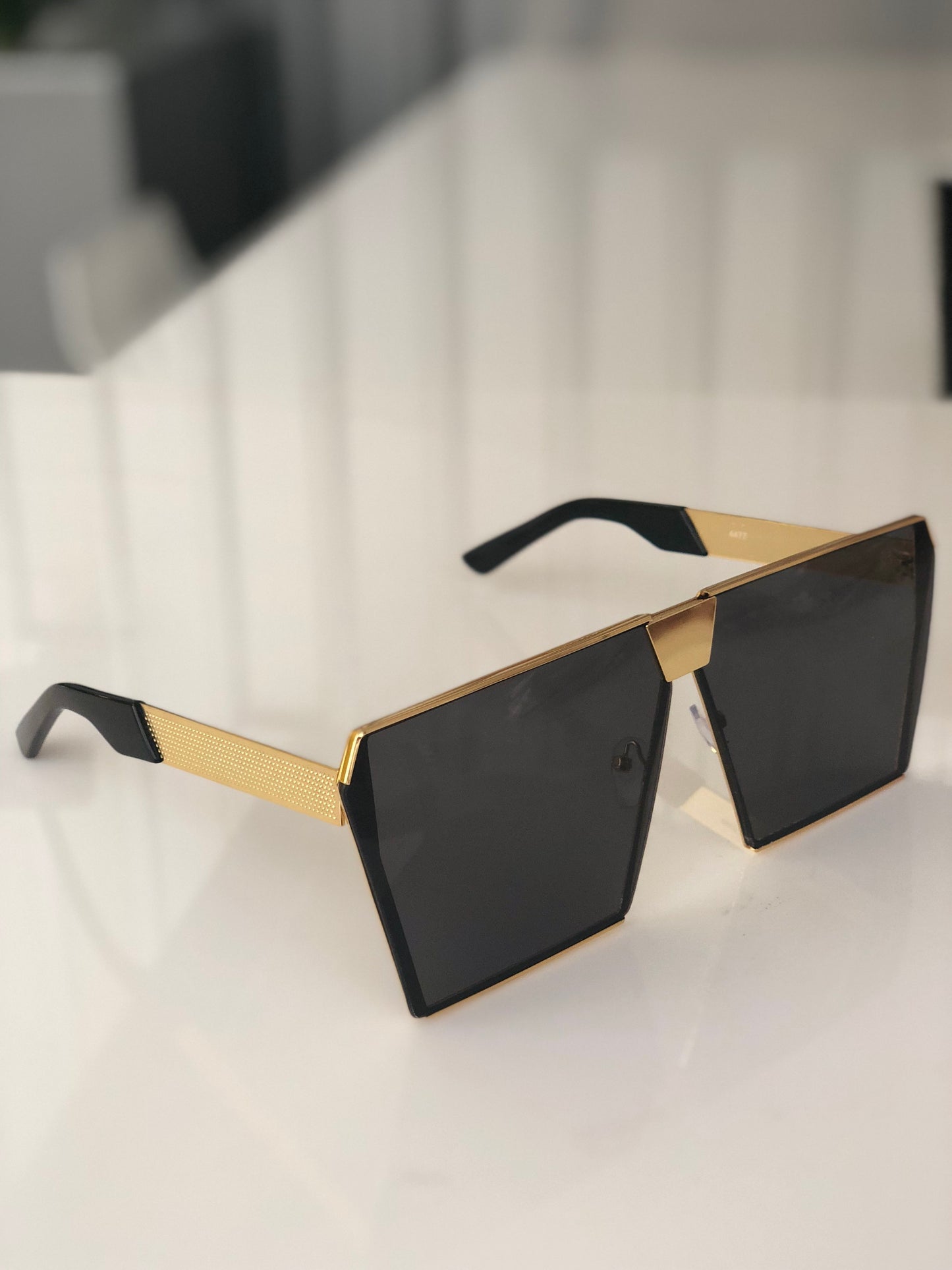 Chameleon Trendsetters Chic Sunglasses